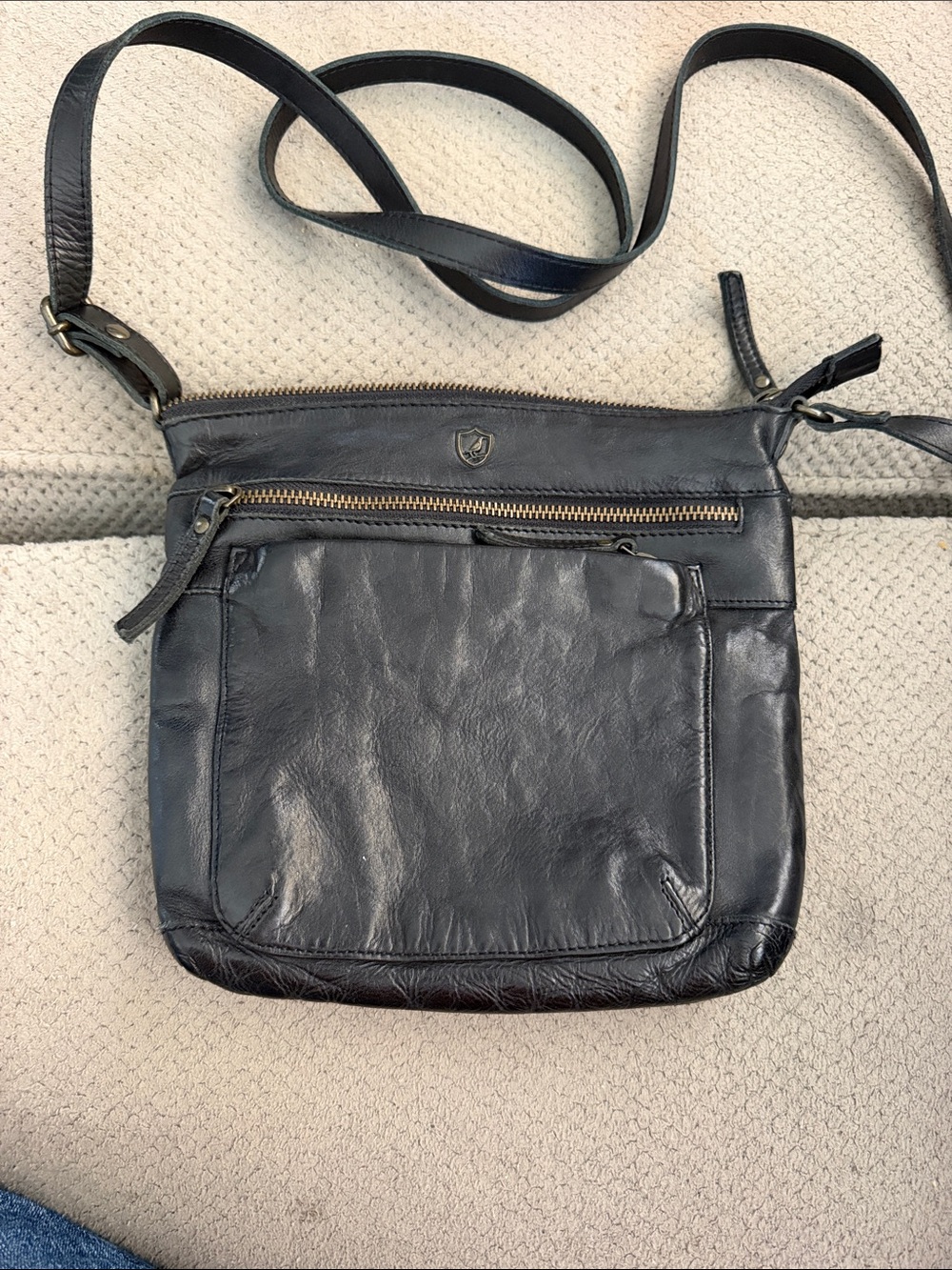 Leather Crossbody Bag in Black - Classic Everyday Carry